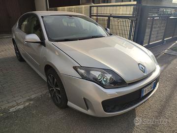 RENAULT NEW LAGUNA 1.5DIESEL BERLINA SPORT POCHI K