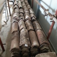  travi in legno ,tegole e coppi antichi