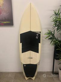 Tavola surf Pyzel Astro Pop 5’3 custom 27,8L