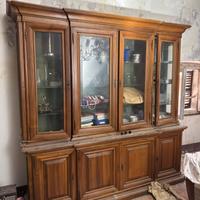 Credenza Vetrina in Noce - Stile Classico