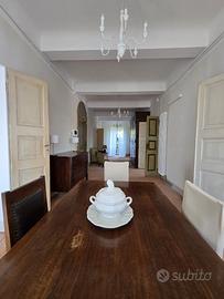 Appartamento arredato in villa 2 camere e studio