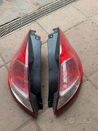 Fari posteriori Ford Fiesta 2013