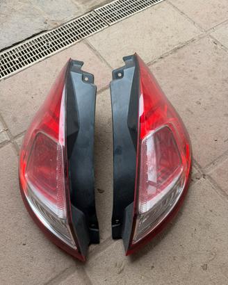 Fari posteriori Ford Fiesta 2013