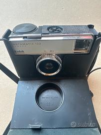 KODAK INSTAMATIC 133 CAMERA completa di custodia