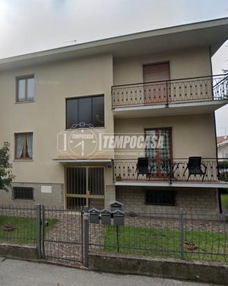 Appartamento a Mozzo Via Silvio Pellico 8 locali