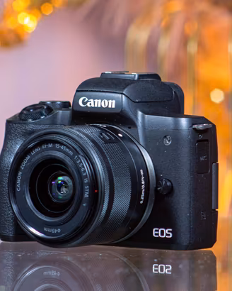 Canon EOS M50 + EF-m 15-45mm STM +Borsa Perfetta