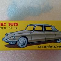 Modellino Dinky Toys "Citroen DS 19"