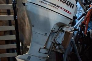 Motore Johnson 8 cavalli 4 tempi gambo corto 