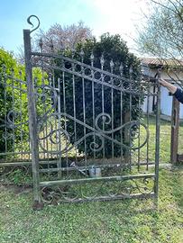 Cancello e cancelletto in ferro battuto lavorato