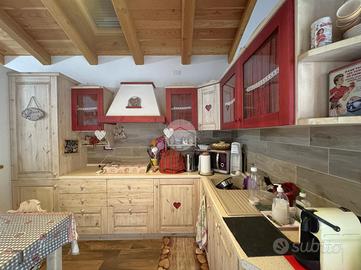 CASA INDIPENDENTE A BERZO DEMO