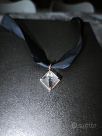 Ciondolo quarzo ialino forma piramide 