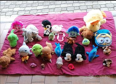 Pupazzi e animali Peluche vari modelli e colori. 