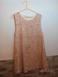 Vestito color oro con paillettes 