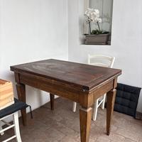 Tavolo e scrittoio in legno con cassetto