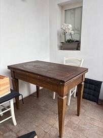 Tavolo e scrittoio in legno con cassetto