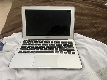 Apple MacBook Air.