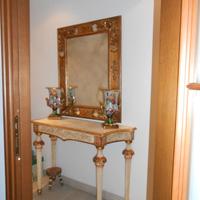 Consolle/Specchiera/Cornici/Vasi