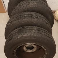 gomme kumho 205 70 15 106 104 dot 12