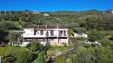 PORZIONE DI BIFAMILIARE A IMPERIA