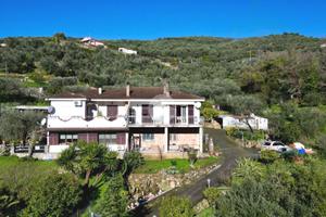 PORZIONE DI BIFAMILIARE A IMPERIA