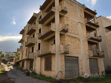 Rif. 1417 Carini, Intera struttura di mq 1200 + te