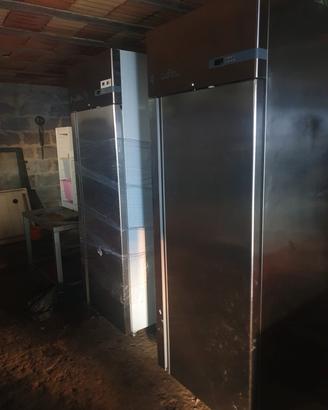 banconi frigo fornelli piastra cappe sedie tavoli