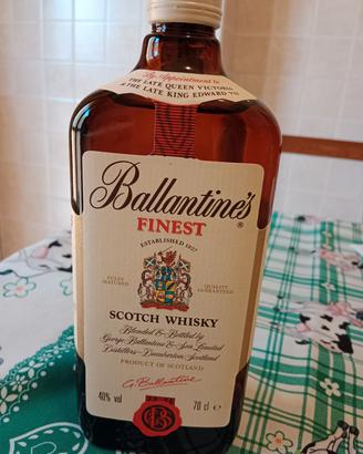 Ballantines scotch whisky Vintage 