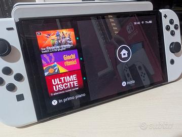 Nintendo Switch OLED bianca