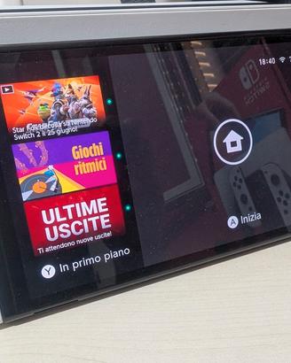 Nintendo Switch OLED bianca
