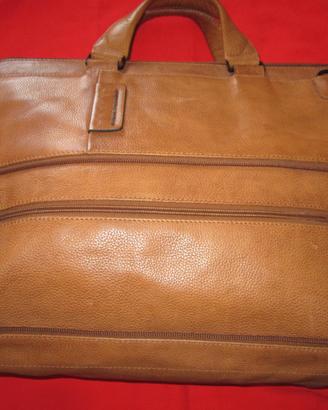 BORSA DELLA PIQUADRO IN PELLE MOD CARTELLA UFFICIO