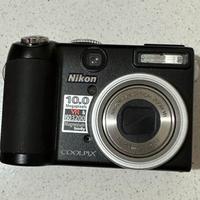Nikon Coolpix P5000 compatta