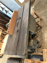 Sega circolare da falegname vecchia