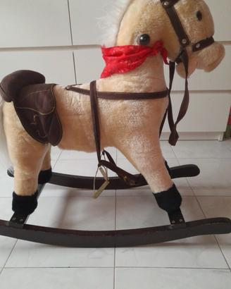 cavallo a dondolo
