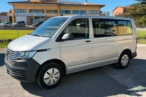 Volkswagen Transporter 9 posti