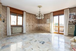 AMPIO TRILOCALE CON TERRAZZO DI 60MQ E CANTINA!