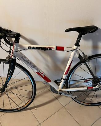 Bici da corsa carrera carbonio