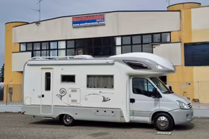 MOBILVETTA HUARI 1102 IVECO 40 Q.LI 180 CV