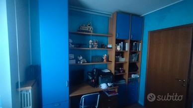 Cameretta completa di letto armadio e scrivania 