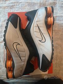 Nike Shox r4 - nero/argento/arancione