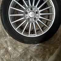 4 gomme complete di cerchi in lega