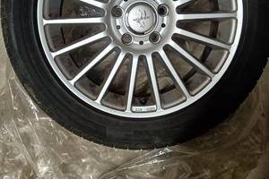 4 gomme complete di cerchi in lega