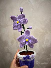 orchidea viola fatta a mano in ciniglia