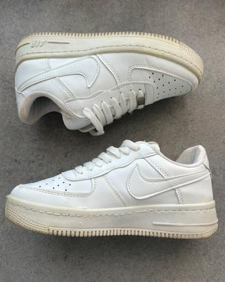 Sneakers bianche stile Air Force n. 36