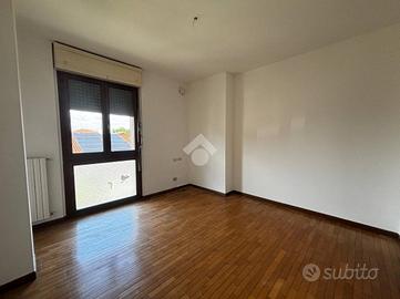 3 LOCALI A ROMANO DI LOMBARDIA