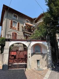 Appartamento di 166 m² con 3 locali e posto auto a