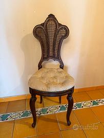 Sedia vintage in legno con schienale in paglia