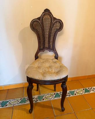 Sedia vintage in legno con schienale in paglia