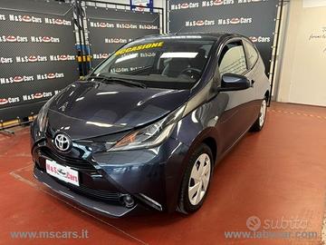TOYOTA Aygo 1.0 VVT-i 69 CV 3p. x-play