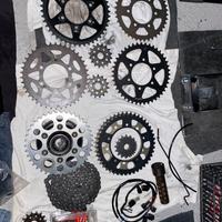 Catene, corone, pignoni, pastiglie, ricambi, telai