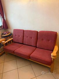 Divano angolare e poltrona in legno massello